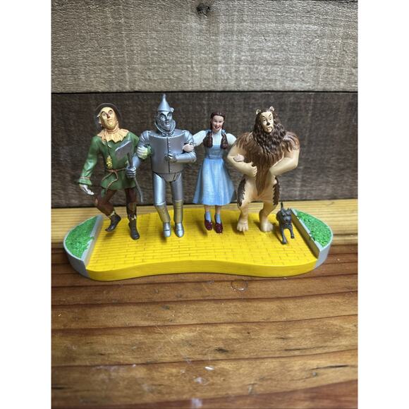 Dept 56-Wizard Of Oz We’re Off To See The Wizard -box -flaw - Picture 1 of 9